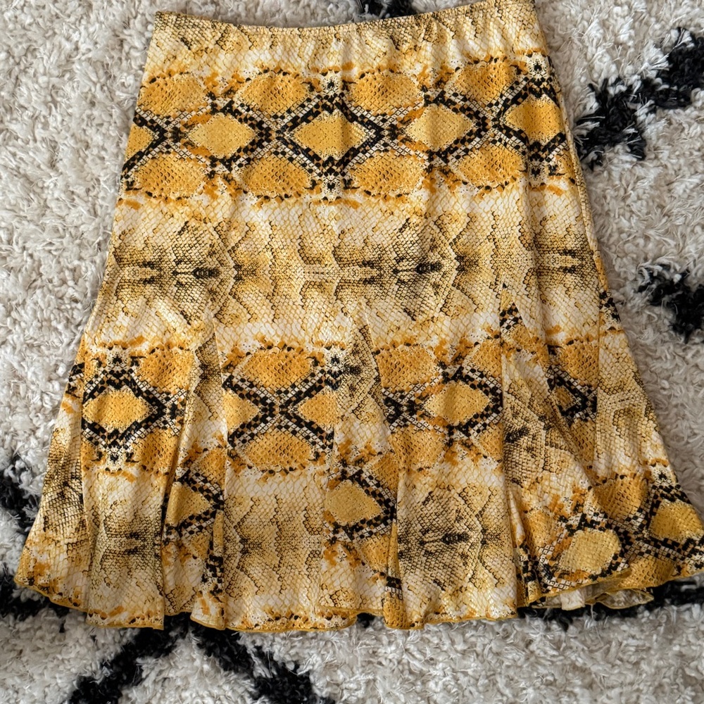 Gold and Black Knee-Length A-Line Skirt with Pleats Size 38/8